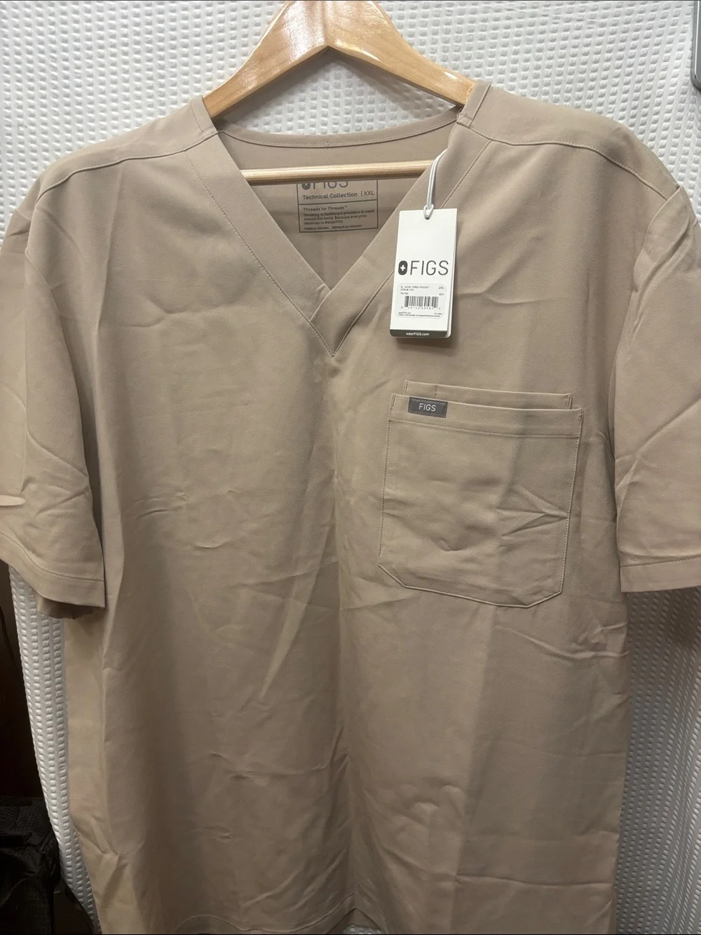 FIGS Men Short Sleeve V-Neck Scrub Top - Sand Beige